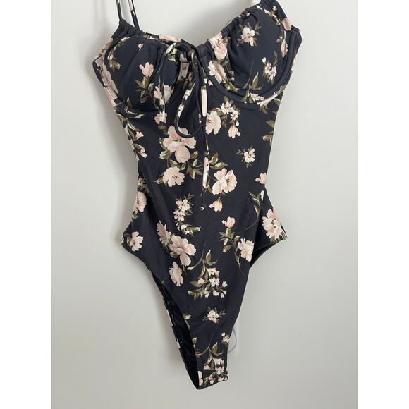 O'Neill Kendra Floral Kailua Underwire One-Piece Swimsuit - XS - NWT - Picture 7 of 9